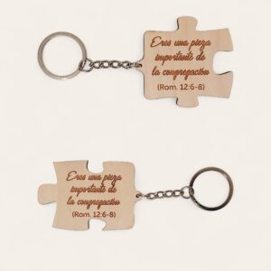 Llavero de Madera Personalizado en Forma de Pieza de Puzzle - "Eres una pieza importante de la congregación"
