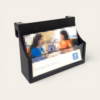 Portatarjetas horizontal para tarjetas de contacto JW instalado en exhibidor de literatura